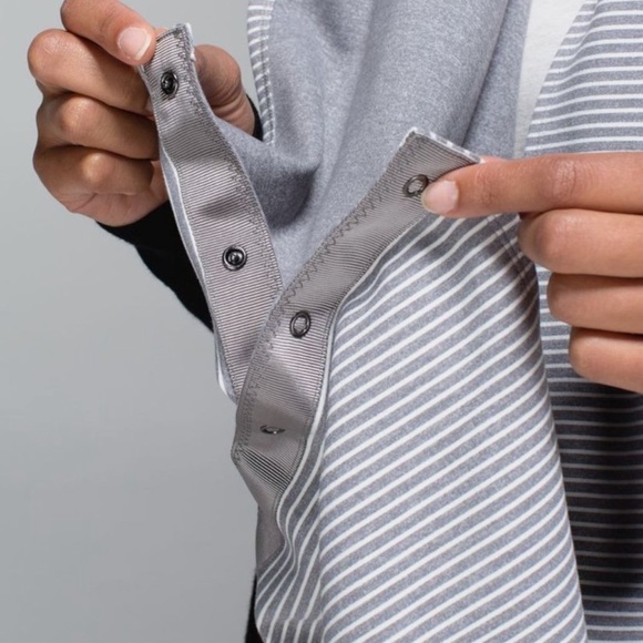 🌟 HOST PICK🌟Lululemon Snap Infinity scarf - Picture 9 of 10